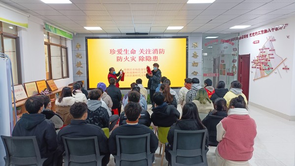 银东社区2022年11月29日开展“珍爱生命，关注消防，防火灾，除隐患”志愿服务宣传活动            拍摄者：王阳      工作单位：银东社区 (10).jpg