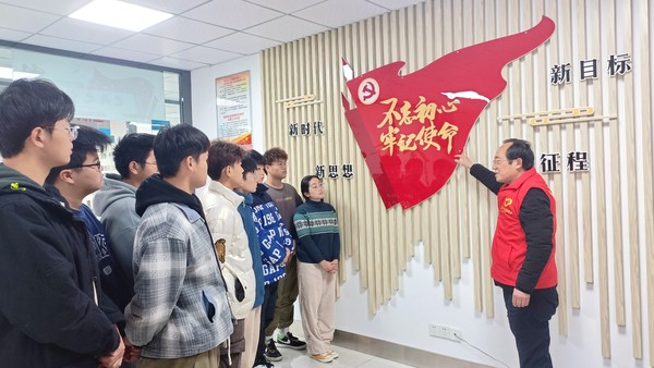 银东社区2022年11月30日组织开展《习近平论中国特色社会主义文化发展道路》专题宣讲      拍摄者：王阳         工作单位：银东社区 (26).jpg