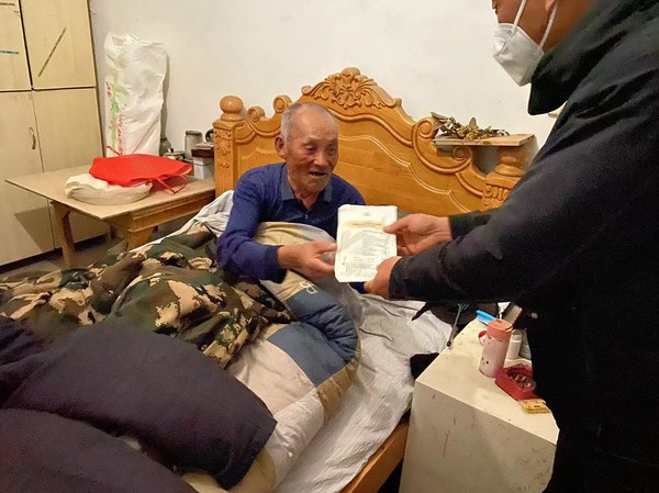 走访独居老人.jpg