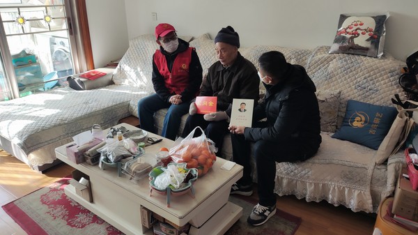 1.19南谯区农业农村技术推广中心春节前慰问退休老干部.jpg