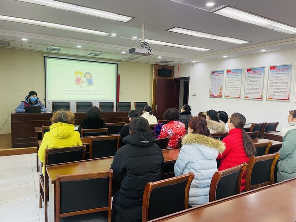 红庙社区新时代文明实践站联合银花街道新时代文明实践所，2023年1月28日下午，在红庙社区开展&ldquo;如何培养孩子责任心&rdquo;主题家长学校活动（拍摄作者：红庙社区何荣刘） (4).jpg