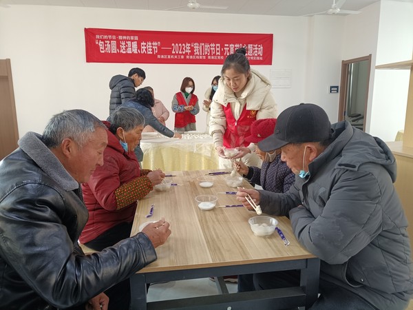 2023年2月1日上午万桥社区开展“包汤圆、送温暖 庆佳节”“我们的节日.元宵节”主题活动。拍摄者:刘蓓 单位:万桥社区 (2).jpg