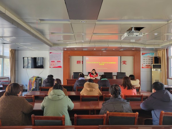 2023年1月31日上午，花园社区组织学习《习近平谈治国理政》第四卷（拍摄人：苏扬 拍摄单位：花园社区）2.jpg