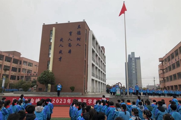 3.学生代表发言.jpg