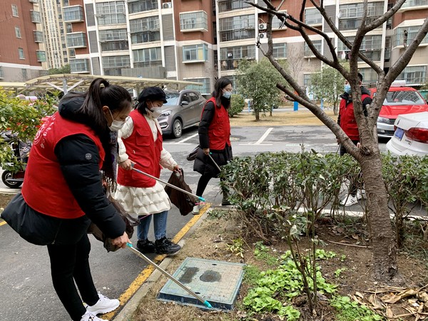 2023年2月10日下午，花园社区新时代文明实践站联合南谯区自然资源和规划局开展“周五一小时 扮靓我的家”主题活动【拍摄人：苏扬 拍摄单位：花园社区】3.jpg