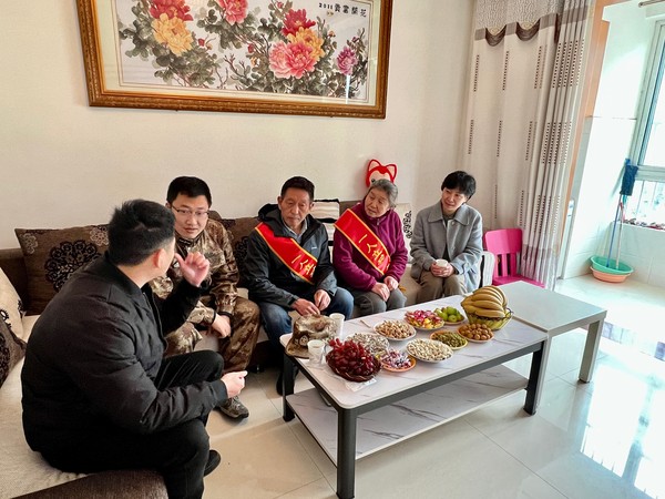 龙蟠街道：千里喜报送家乡，无上军功耀门楣 (4).jpg