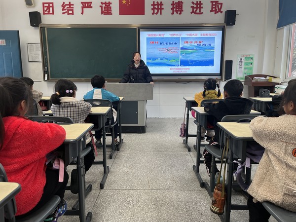 节能环保教育：2023年3月22日，滁州市南谯区沙河学校开展2023年度&ldquo;世界水日&rdquo;&ldquo;中国水周&rdquo;暨&ldquo;强化依法治水 携手共护母亲河&rdquo;主题宣传活动1.jpg