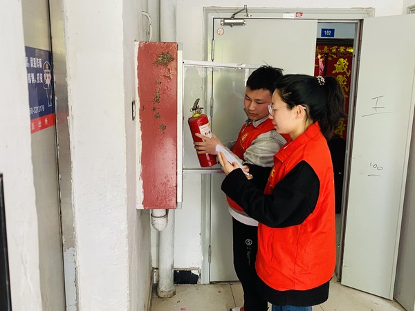 网格员定期.jpg