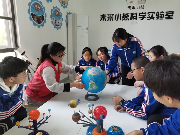 滁州市南谯区同乐街道，2023年4月27日下午，开展开展“了解·保护我们的地球”科普教育主题活动.jpg