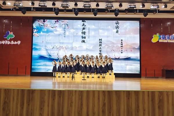 一(12)班 合唱《小池》.jpg