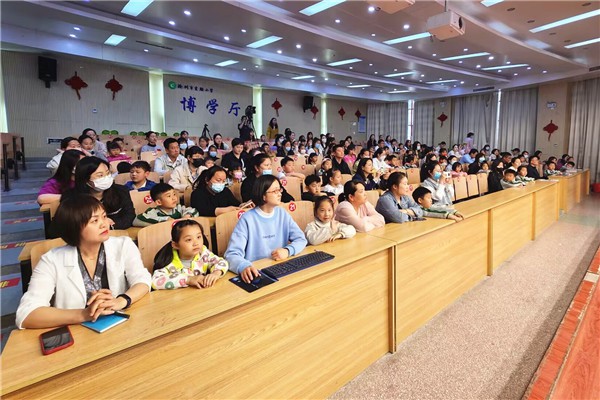 11-3.会场观众照片2.jpg