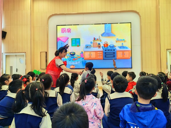 滁州市南谯区同乐街道东坡社区新时代文明实践站2023年5月24日上午开展&ldquo;不要烫伤我的童年&rdquo;科普宣传活动 (5).jpg