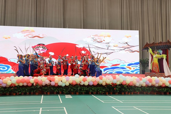 舞蹈《传承国粹 戏韵滁娃》.JPG