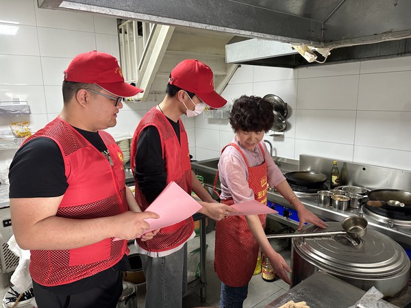 永乐社区加强入户宣传力度，实现知晓全覆盖。.jpg