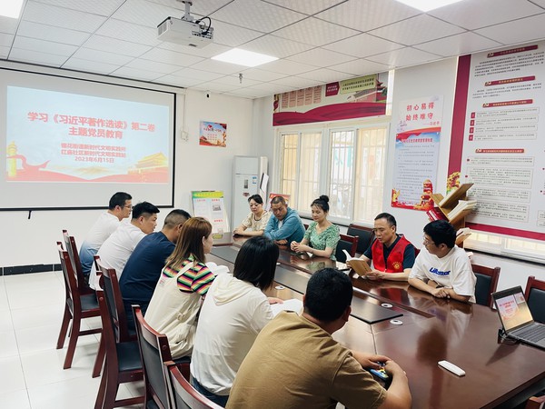 红庙社区新时代文明实践站，2023年6月15日上午，在红庙社区开展学习《习近平著作选读》第二卷主题党员教育（拍摄作者：红庙社区高超） (2).jpg