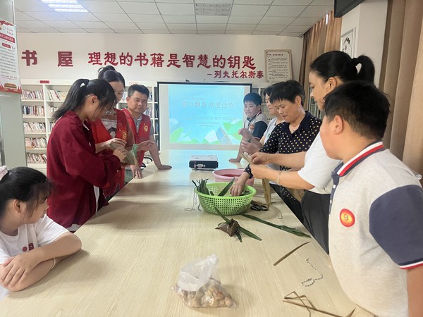 2023年6月20日，滁州市南谯区沙河镇沙河社区组织开展我们的节日 端午节文明实践活动（拍摄者：王淼；拍摄单位：南谯区沙河镇沙河社区） (2).JPG