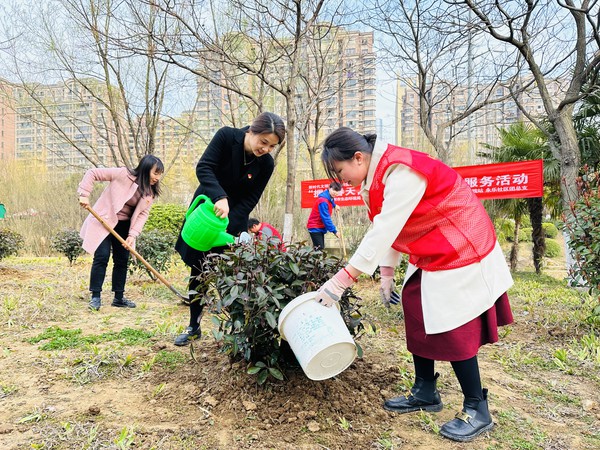 永乐社区团总支开展“拥抱春天，播种绿色”活动.jpg