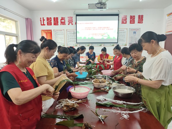 新塘村2023年&ldquo;我们的节日&middot;端午&rdquo;包粽子活动.jpg