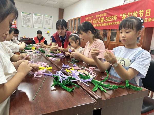 滁州市南谯区文昌花园社区新时代文明实践站，2023年8月18日上午，开展“爱在七夕 花好月圆”2023年我们的节日·七夕主题活动。（拍摄单位：文昌花园社区 拍摄人：周婷婷） (6).jpg