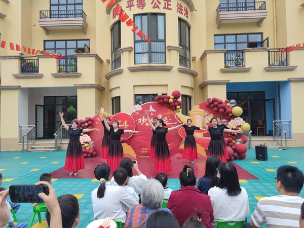 国庆文艺演出 (4).jpg