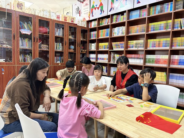 滁州市南谯区文昌花园社区新时代文明实践站，2023年10月4日，开展&ldquo;童心向党 欢度国庆&rdquo;主题活动。（拍摄单位：文昌花园社区 拍摄人：周婷婷）.jpg