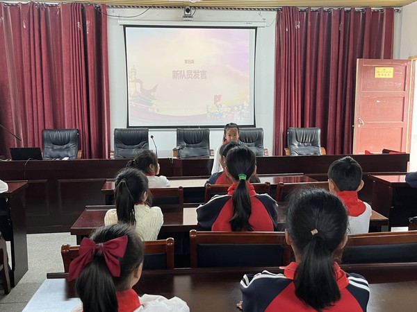 3.新队员发言.jpg