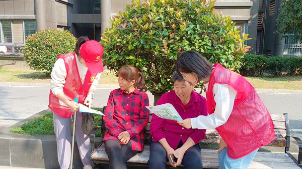 滁州市南谯区天逸华府社区，2023年10月15日，开展&ldquo;垃圾分类 从我做起&rdquo;主题活动。（拍摄单位：天逸华府社区 拍摄者：薛瑶） (2).jpg