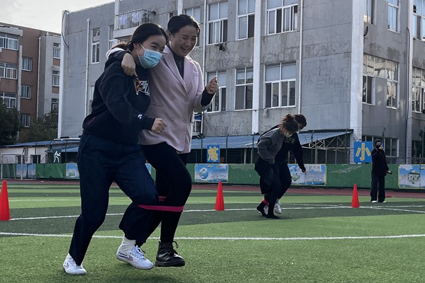 35.教师友谊赛-两人三足.jpg
