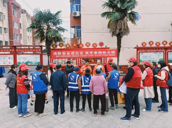 银东社区2023年11月9日,开展“消防安全进社区,筑牢家园防火墙”主题活动 拍摄者:王阳 工作单位:银东社区 (1).jpg