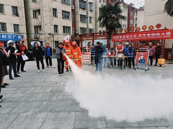 银东社区2023年11月9日,开展“消防安全进社区,筑牢家园防火墙”主题活动 拍摄者:王阳 工作单位:银东社区 (45).jpg