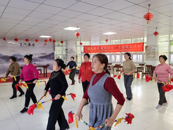 红庙社区新时代文明实践站，2023年11月21日下午，在红庙社区新时代文明实践点开展&ldquo;全民健身 健康你我&rdquo;主题健身活动（拍摄作者：红庙社区刘申昇） (2).jpg