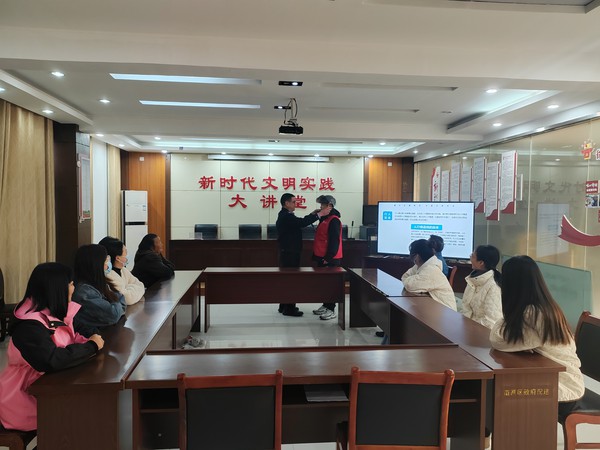 银花街道徐岗社区新时代文明实践站，2023年11月6日组织居民开展《交通安全 与您同行》主题教育活动（持续推动移风易俗） (3).jpg