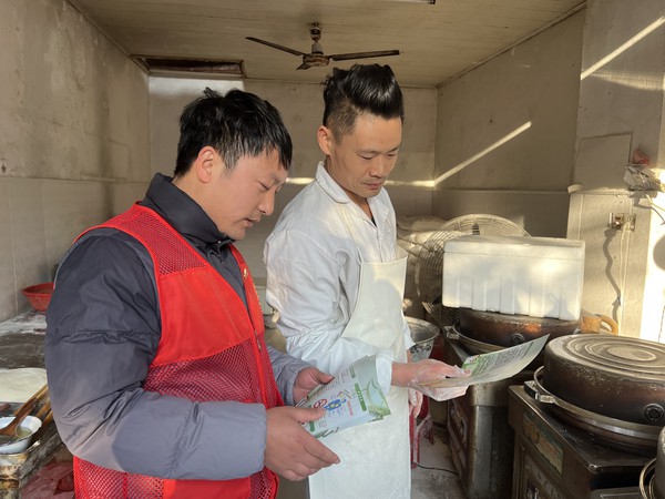 2023年11月9日沙河社区新时代文明实践站组织志愿者开展健康教育宣传活动（拍摄者：王淼；拍摄单位：南谯区沙河镇沙河社区） (2).jpg