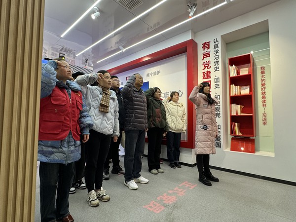 2023年12月12日上午陡岗社区联合滁州市职业技术学院开展&ldquo;学党史、忆初心、跟党走&rdquo;党史馆参观活动（拍摄单位：陡岗社区，拍摄人：张苗苗）（3）.jpg