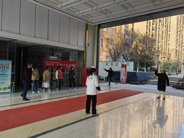 滁州市南谯区同乐街道东坡社区新时代文明实践站2023年12月25日开展“‘羽’你同行，有‘球’必应”健身活动 (2).jpg