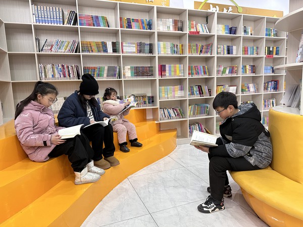 滁州市南谯区同乐街道阳明社区新时代文明实践站，2024年1月6日上午，开展&ldquo;书香润童年 好书伴成长&rdquo;主题阅读活动（2）（丰富活跃文化生活）.jpg