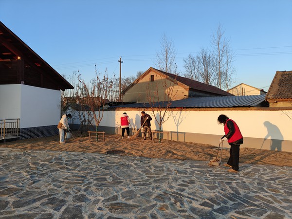 龙亭社区新时代文明实践站，2024年1月11日下午，开展劳动创造幸福主题活动-人居环境整治志愿服务（拍摄单位：龙亭社区 拍摄者：陈莹莹）.jpg