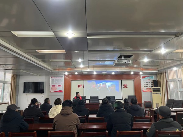 2024年1月22日花园社区开展“观看红色电影 传承红色精神”主题观影活动2.jpg