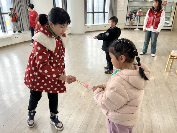 乌衣镇菊香苑社区：阳光少年活动站 快乐健身动起来2.jpg