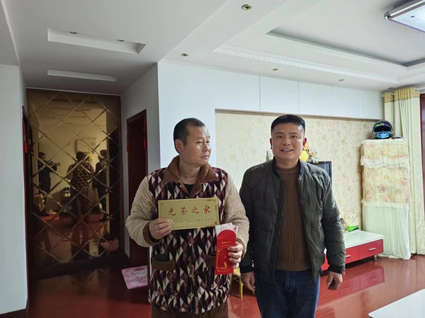 徐建500.jpg
