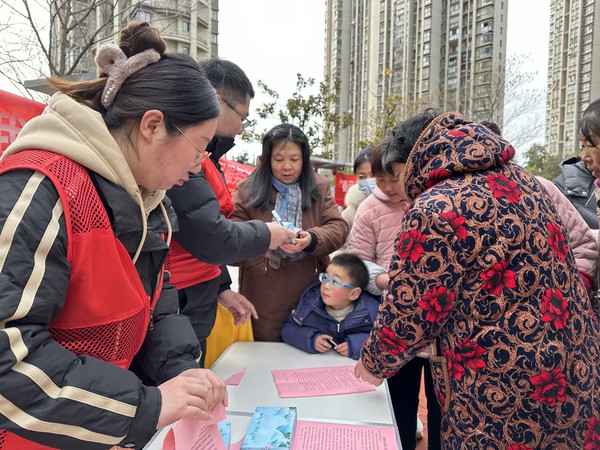 永乐社区侨胞之家开展“志愿服务进社区 便民惠民暖侨心”主题活动 (3).jpg