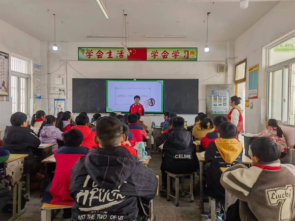 银东社区2024年3月13日上午，开展&ldquo;珍爱生命 拒绝毒品 珍爱生命 远离毒品&rdquo; 学生禁毒主题教育科普活动  拍摄者：张雅雯     工作单位：银东社区 (2).jpg