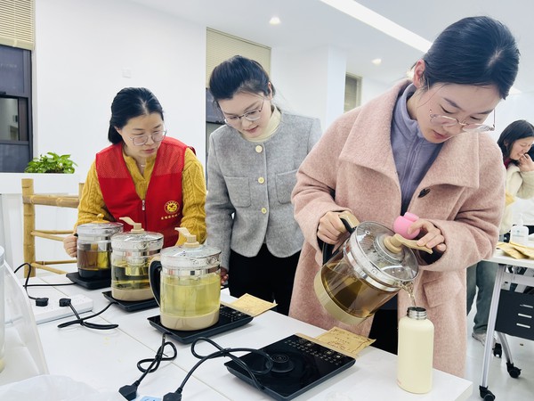 滁州市南谯区发能国际城社区新时代文明实践站，2024年3月14日晚上，开展开展青年加油站——发能青年夜校（第一期）中医沙龙讲座（丰富文化生活）（拍摄人：钟楚仪 拍摄单位：发能国际城社区）  (7).jpg