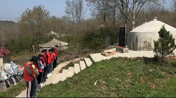 2024年4月1日沙河社区新时代文明实践站组织开展&ldquo;我们的节日 清明&rdquo;主题活动（（拍摄者：王淼；拍摄单位：南谯区沙河镇沙河社区）  (3).jpg