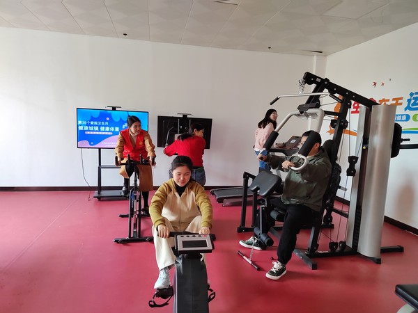 4月9日，天逸华府社区开展&ldquo;健康城镇 健康体重&rdquo;活动 (2).jpg