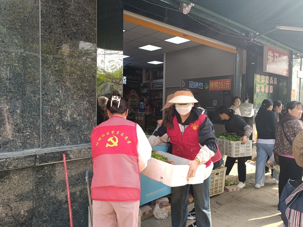 滁州市南谯区同乐街道阳明社区新时代文明实践站，2024年4月12日下午，开展开展“周五一小时 扮靓我的家”文明宣传志愿服务活动 (2).jpg