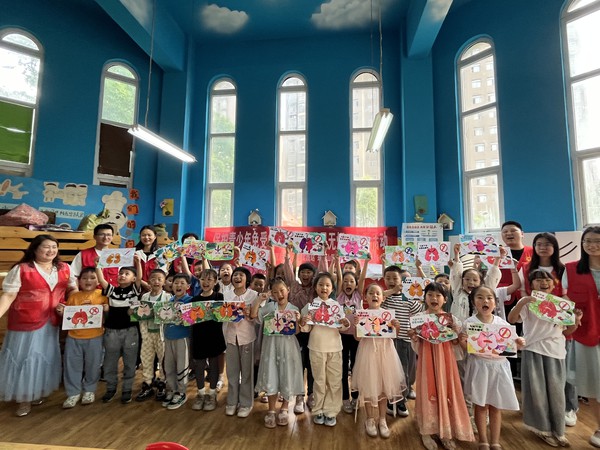 滁州市南谯区文昌花园社区，2024年5月29日下午，开展“保护青少年免受烟草危害”--世界无烟日主题活动。（拍摄单位：文昌花园社区 拍摄人：张晨） (5).jpg