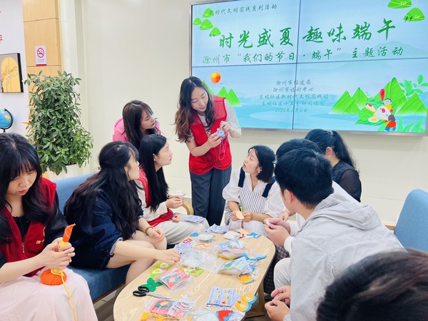 滁州市南谯区同乐街道东坡社区 新时代文明实践站2024年6月6日上午开展&ldquo;时光盛夏 趣味端午&rdquo;滁州市&ldquo;我们的节日&middot;端午&rdquo;主题活动 (4).jpg