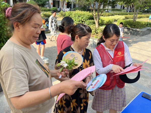 滁州市南谯区同乐街道东坡社区新时代文明实践站2024年6月20日下午开展&ldquo;守好钱袋子 护好幸福家&rdquo;防范非法集资主题宣传活动 (2).jpg