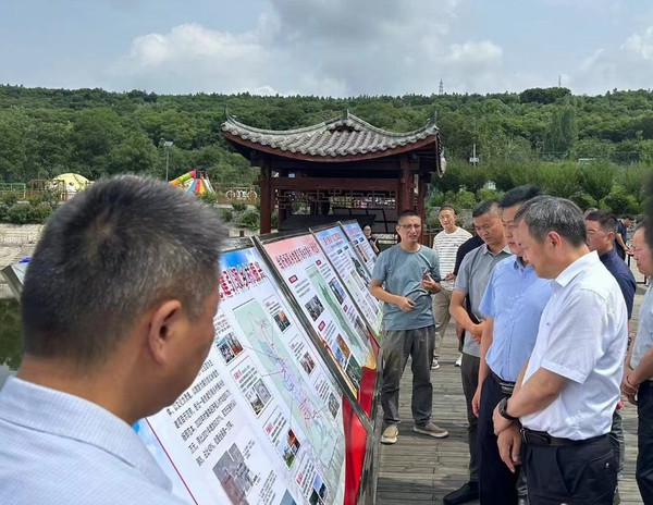20240627乡村振兴参观（裁剪）.jpg